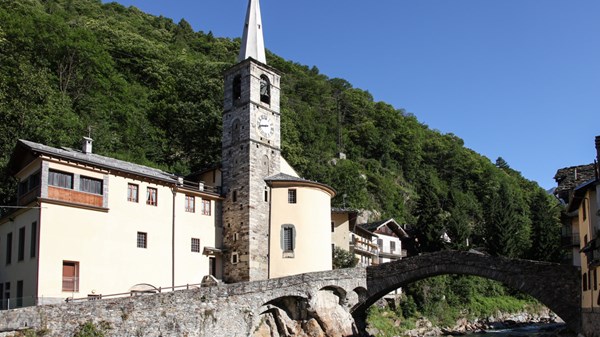 Le pont historique de Fontainemore