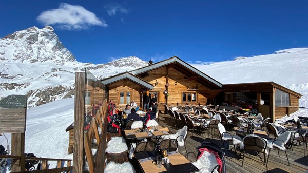 Restaurant Bar The Igloo