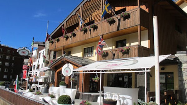 Restaurant Hotel  The Dragon