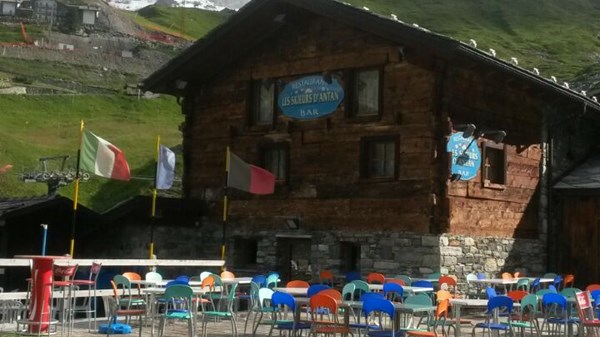 Les Skieurs d'Antan Restaurant