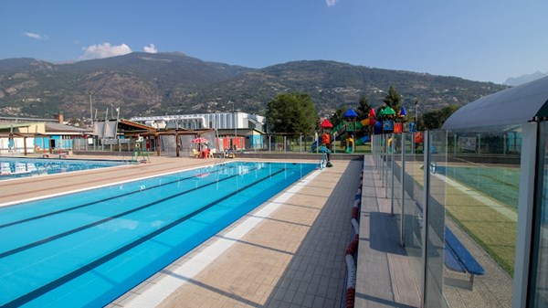 Piscina regionale scoperta
