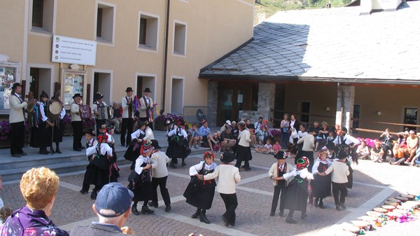 Lou Tintamaro Enfants de Cogne Folklore-Gruppe