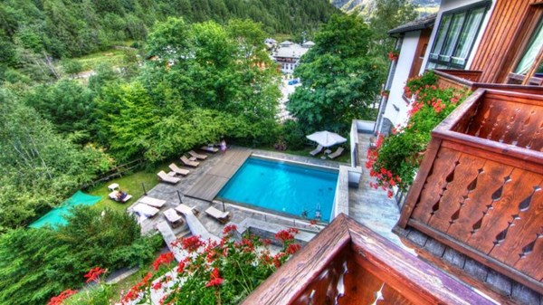 Piscina riscaldata interna ed esterna c/o Gran Baita Hotel & Wellness