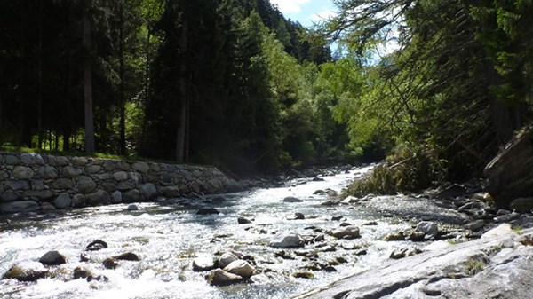 "No-Kill-Touristische Fischereireserve" des "Dora di La Thuile"