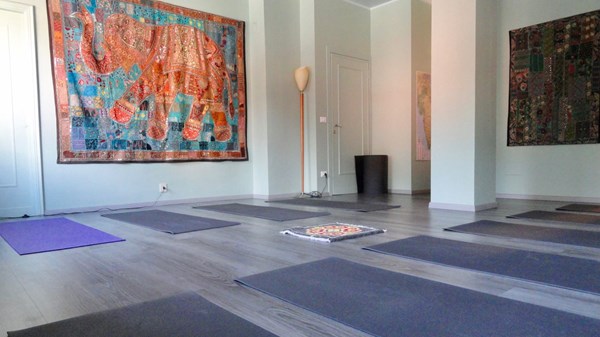 Devanagari centro di yoga e cultura indiana