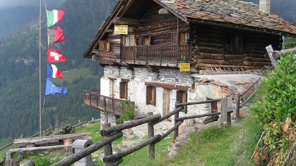 Rifugio Guide Frachey