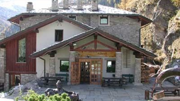 A l'Hostellerie du Paradis e Dipendenze