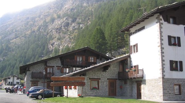 Albergo Bar Ristorante Gran Paradiso