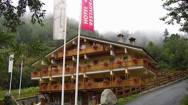 Shatush Hotel 