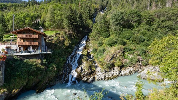 La Cascata Chambres d'hôtes e Bar