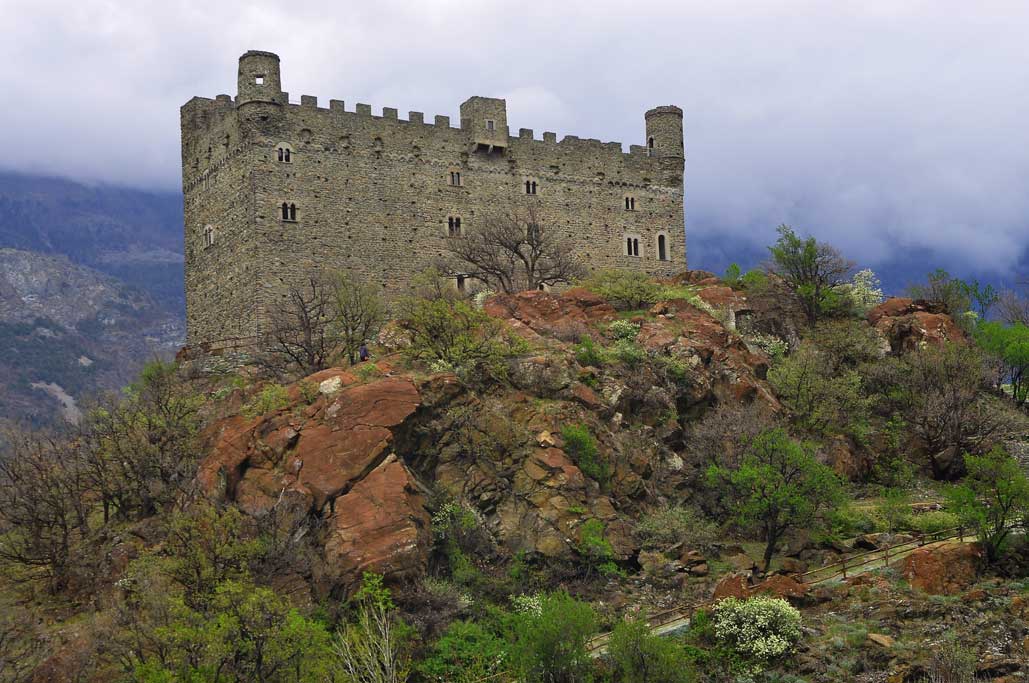 Castello di Ussel. Esterno