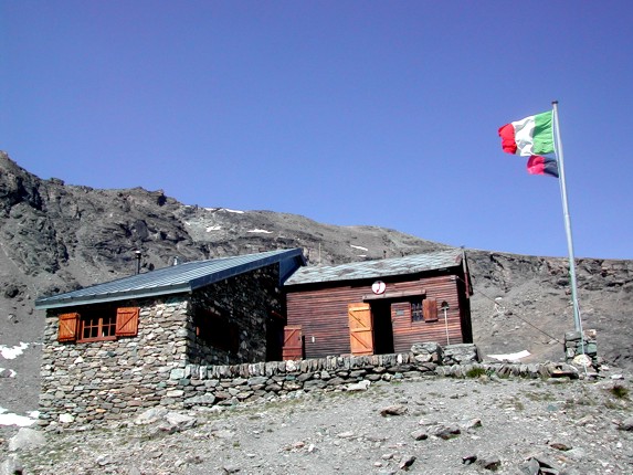 Il rifugio Chiarella all'Amianthe