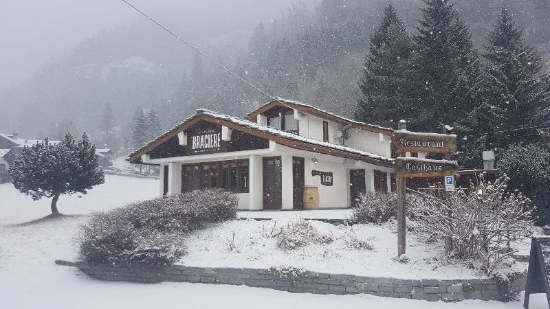 Il ristorante Il Braciere sotto la neve