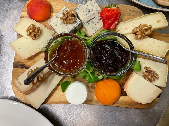  Platte mit  Käse aus dem Aostatal