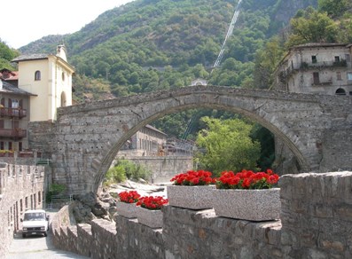 Ponte Romano di Pont-Saint-Martin