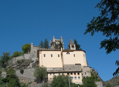 Chiesa parrocchiale e castello di Saint-Pierre