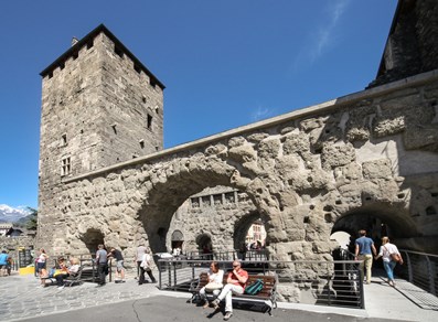 Porta Praetoria e Torre dei Signori di Quart