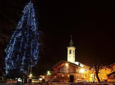 L'église et l'arbre de Noël