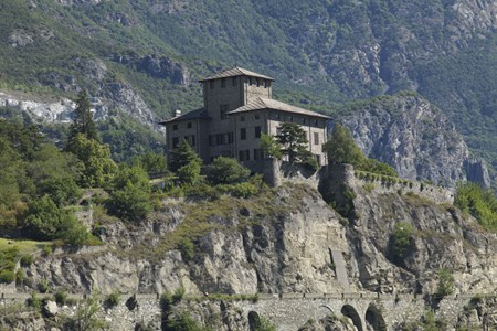 Gamba Castle