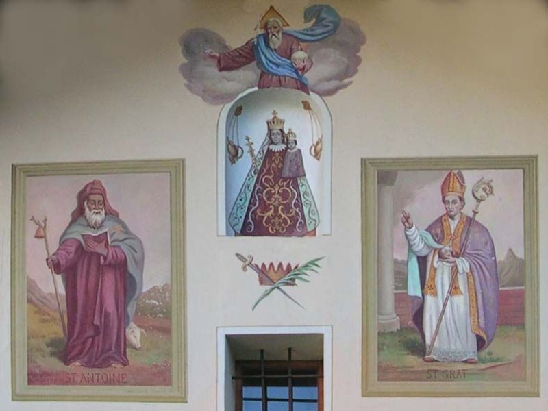 Fachada de la capilla de Crétaz