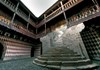 Lo scalone nel cortile interno