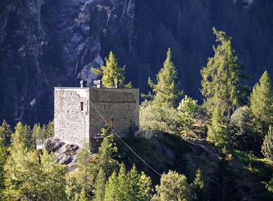 Casa fuerte de los señores de Avise