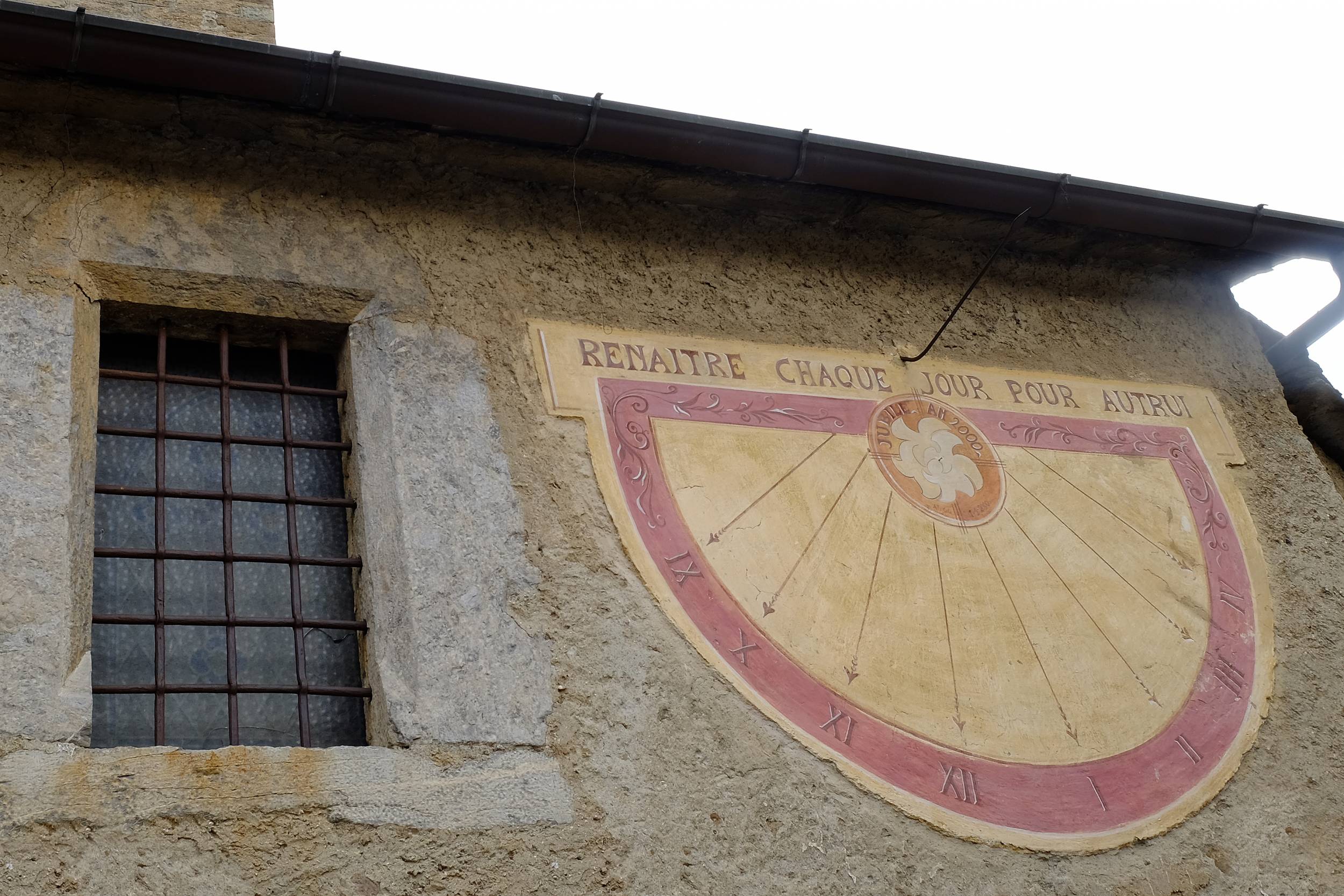 meridiana sulla facciata