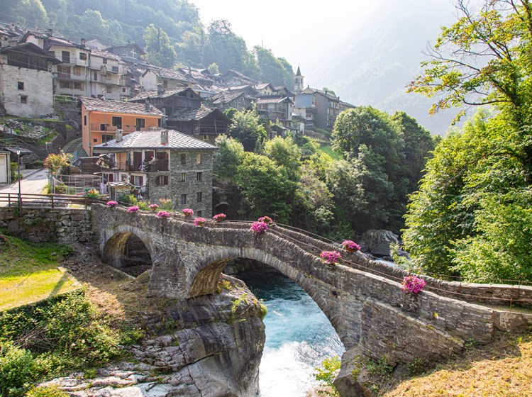 Ponte sull'Ayasse a Pontboset