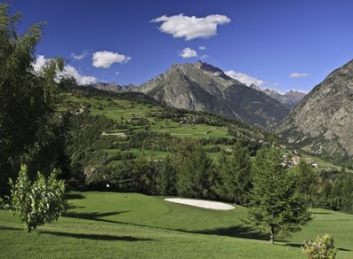 Panorama dai campi del Golf Club Arsanières