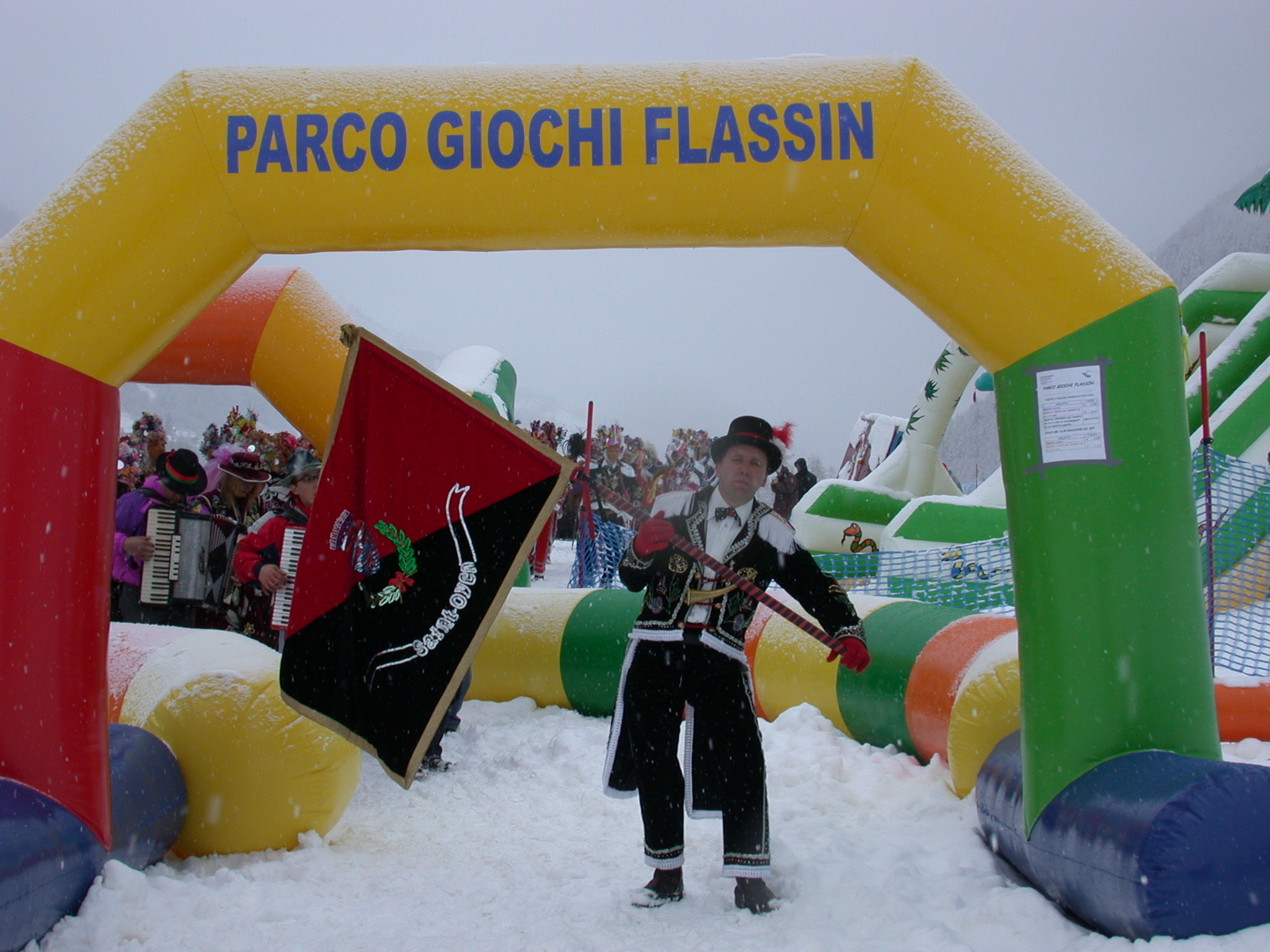Le maschere di Saint Oyen  al Baby Snow Park