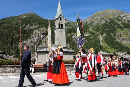 Processione in costume