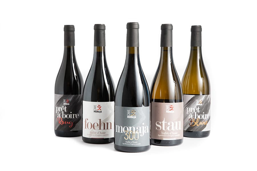 Le bottiglie di vino della Cave Monaja