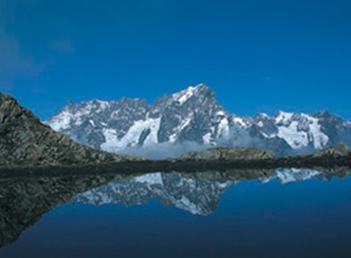 Le Grandes Jorasses vues du petit lac au Col Licony.