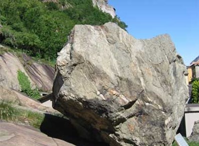 Erratic boulder