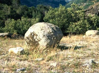 Erratic boulder