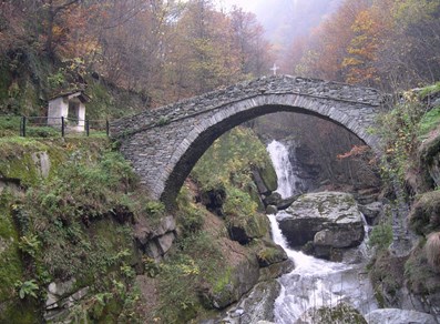 Bel ponte ad arco - Pontboset