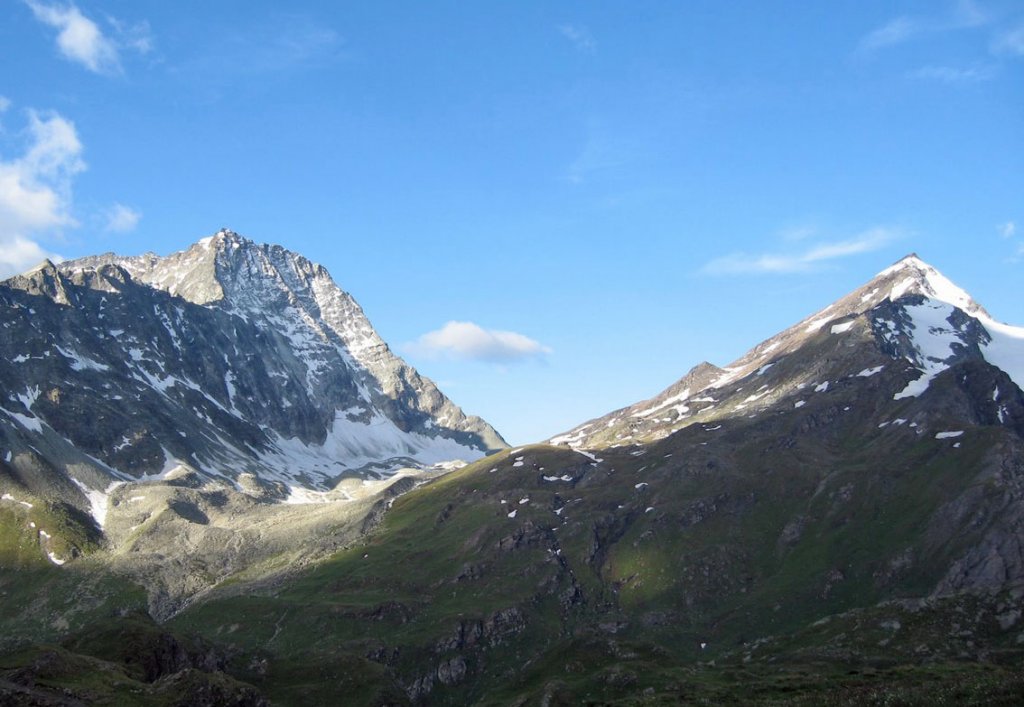Mont Gelé and Mont Avril seen from the Swiss side