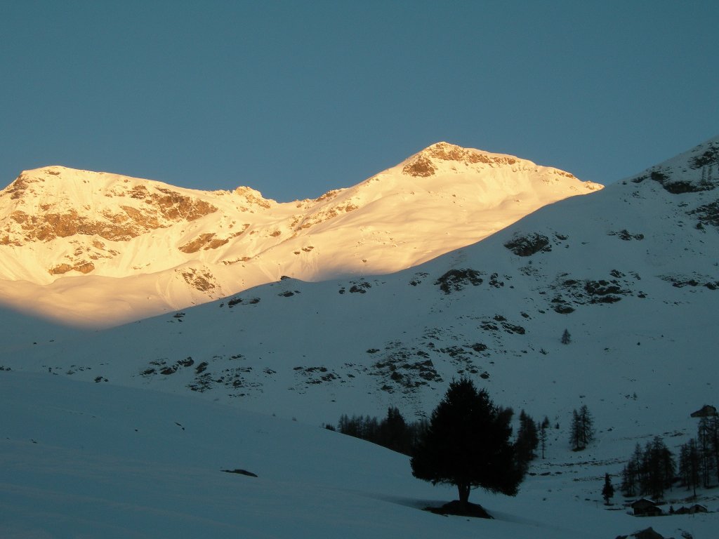 Primo sole sul Bec di Nana - Ayas