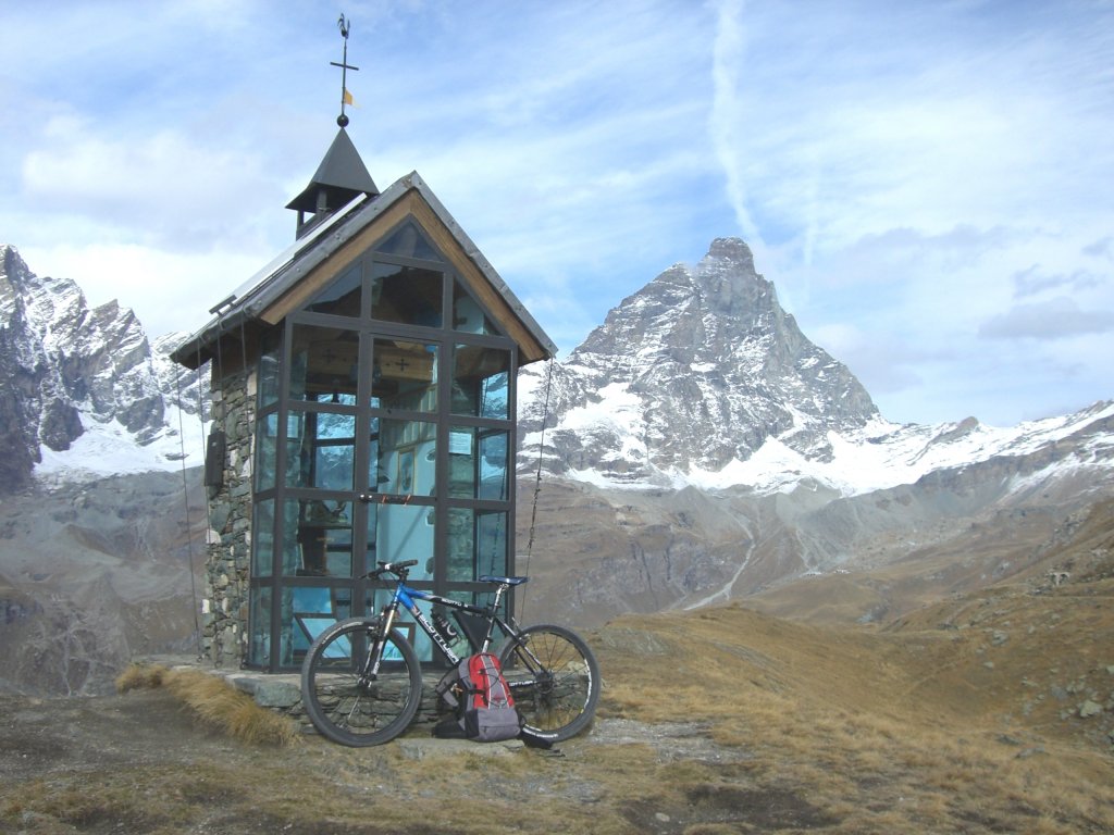 Chapel of the Alpini ant the Matterhorn