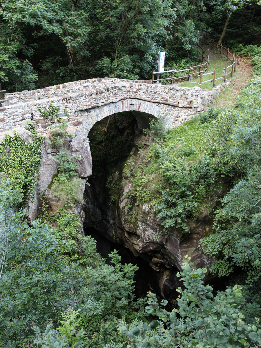 Gouffre de Guillemore  - Fontainemore