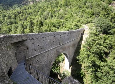 Puente-acueducto romano de Pont d'Ael