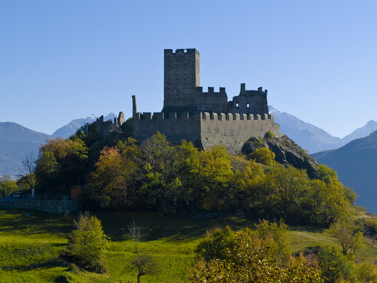 Cly Castle - Saint-Denis