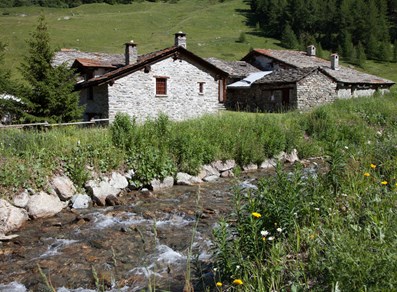 Le village de Jovençan dans le vallon de Vertonsa