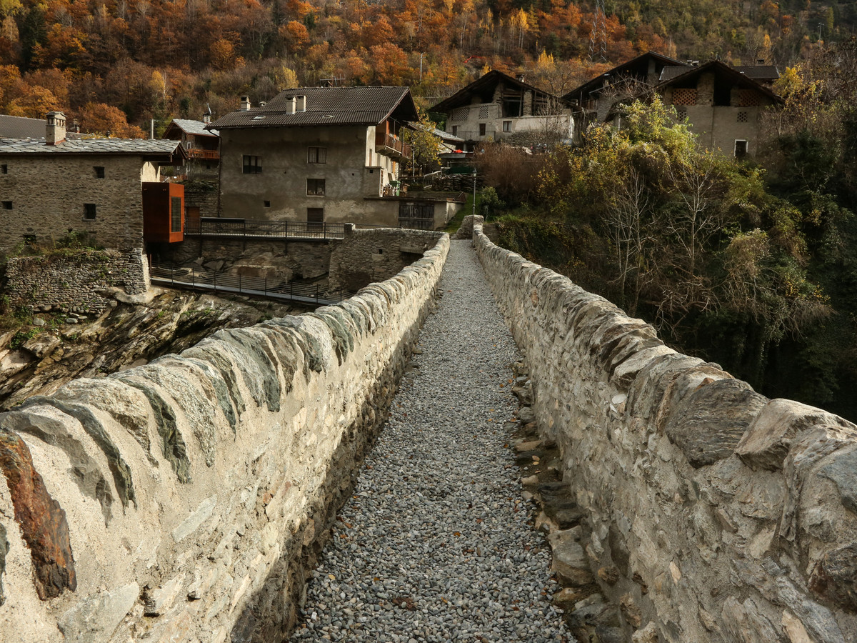 Le pont-aqueduc romain de Pont d'Ael