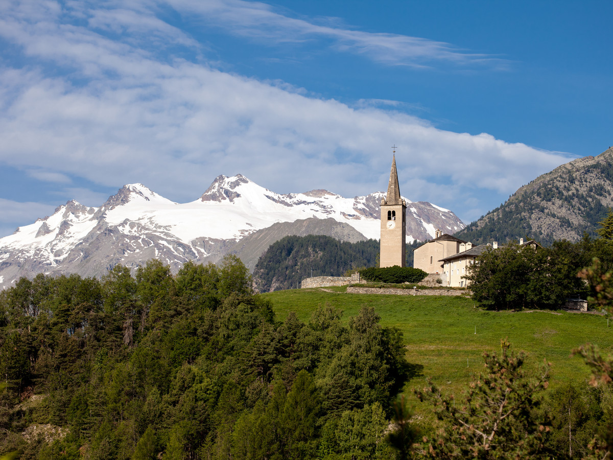 Iglesia de Saint-Nicolas y el Rutor