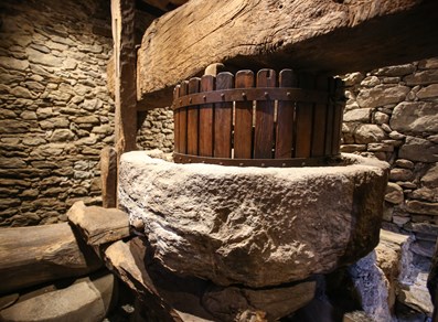 Antico torchio a Perloz