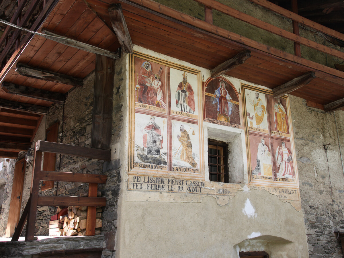 Frescoes in Melignon
