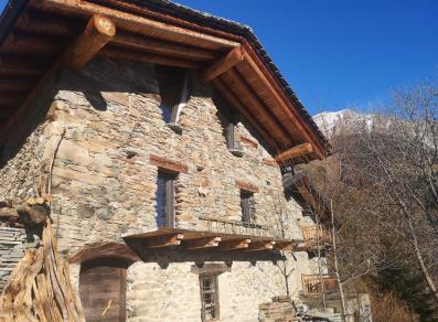 Tipica casa in pietra - Nissod