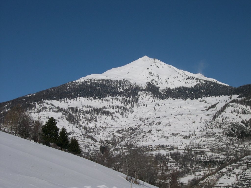 Allein et le Mont Saron enneigés