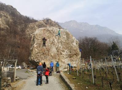 rocher pour escalade le long du chemin du  Cammino Balteo (étape 4)